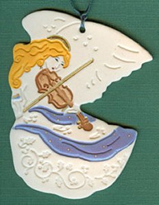 angel with violin